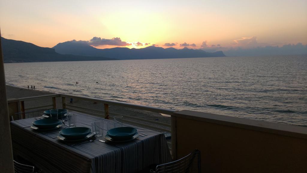 Flora Daire Alcamo Marina Dış mekan fotoğraf